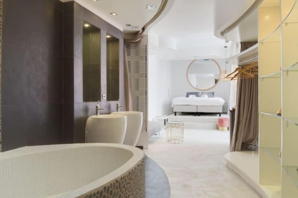 Magnifique Appartement Parisien - Marais Екстериор снимка